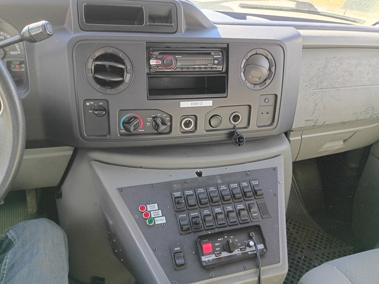 2009-ford-e450-image-43