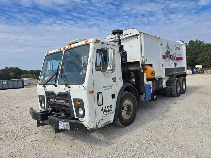 2008-mack-leu613-image-3