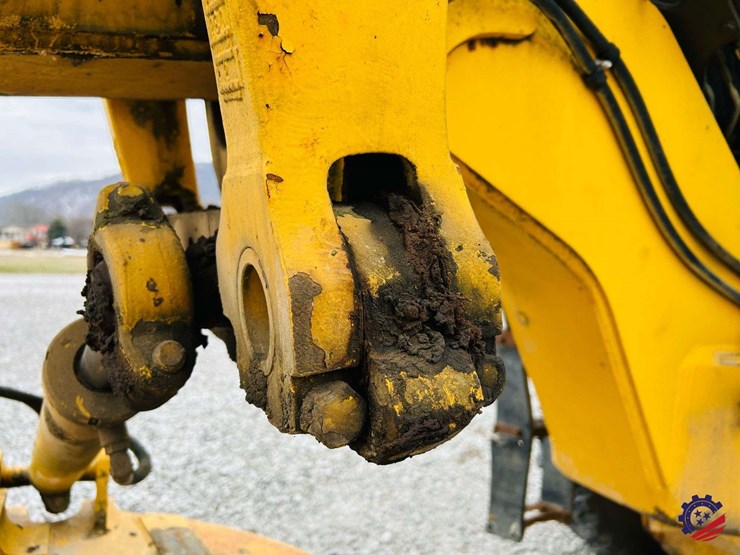 2003-volvo-g710b-image-83