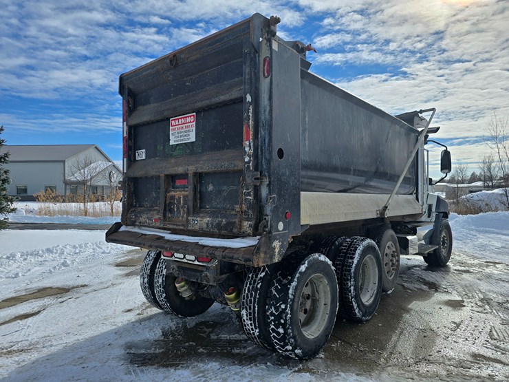 2012-caterpillar-660-image-16