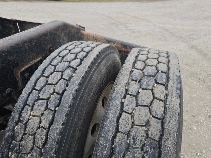 2007-peterbilt-379-image-79