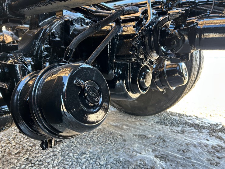 2015-peterbilt-567-image-83