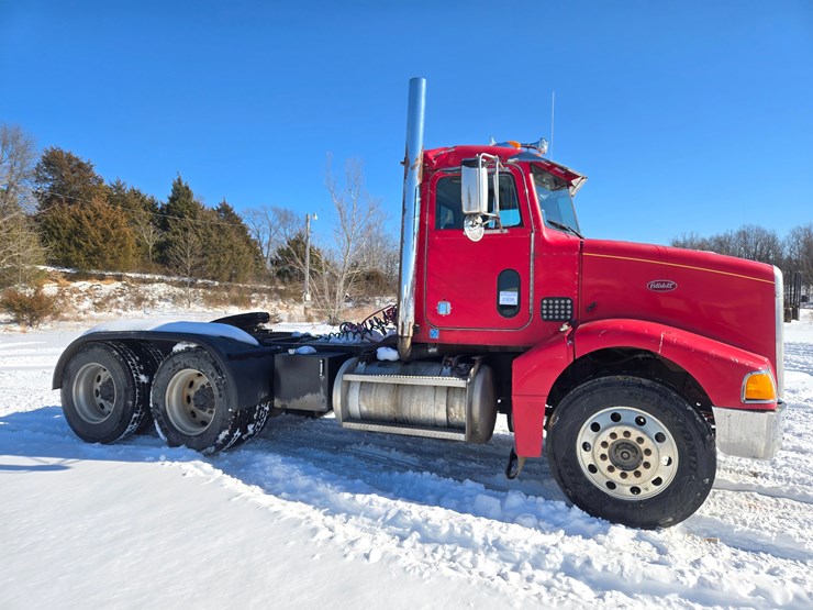 1996-peterbilt-385-image-27