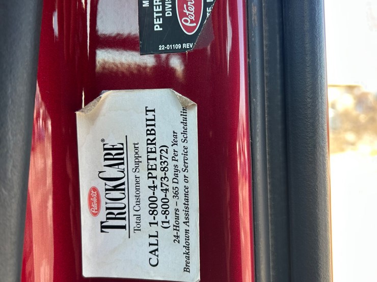 2015-peterbilt-567-image-136