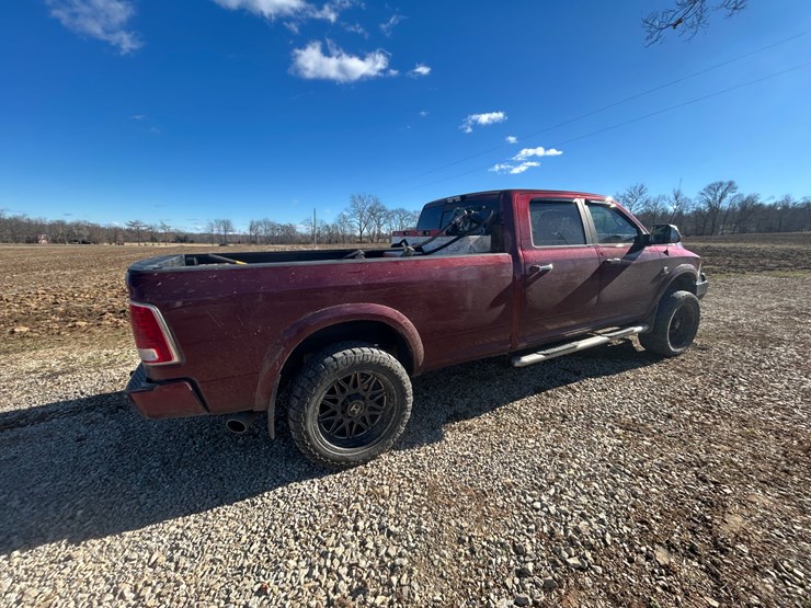 2018-dodge-3500-image-23