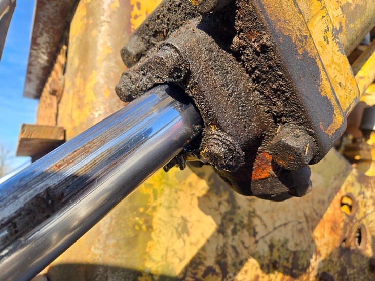 caterpillar-d6b-image-77