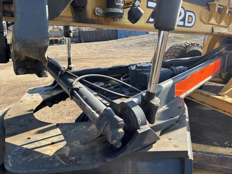 2008-deere-772d-image-26