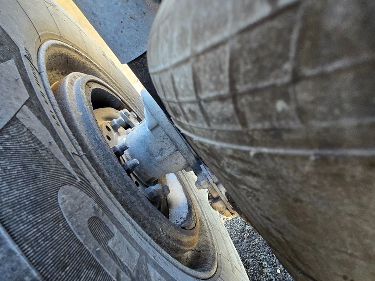 2012-freightliner-coronado-132-image-81