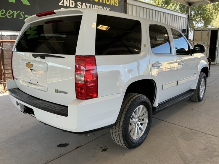 2013-chevrolet-tahoe-image-7