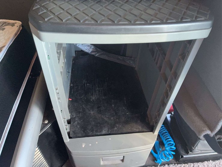 2017-kenworth-t680-image-37