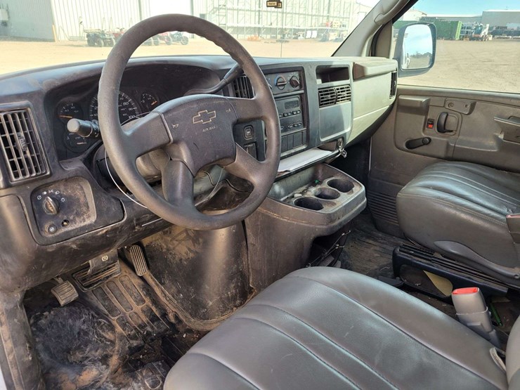 2005-chevrolet-express-1500-image-17