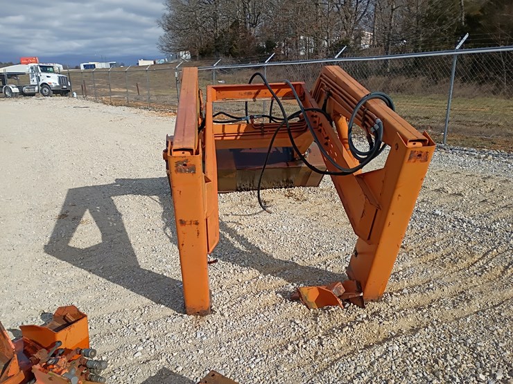 massey-ferguson-246-image-3