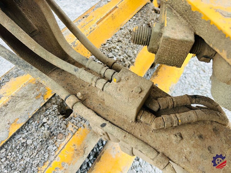 2003-volvo-g710b-image-60