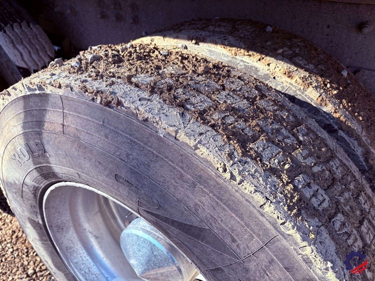 1999-peterbilt-357-image-11