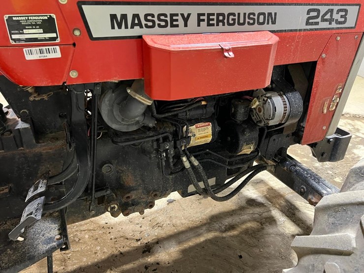 massey-ferguson-243-image-16