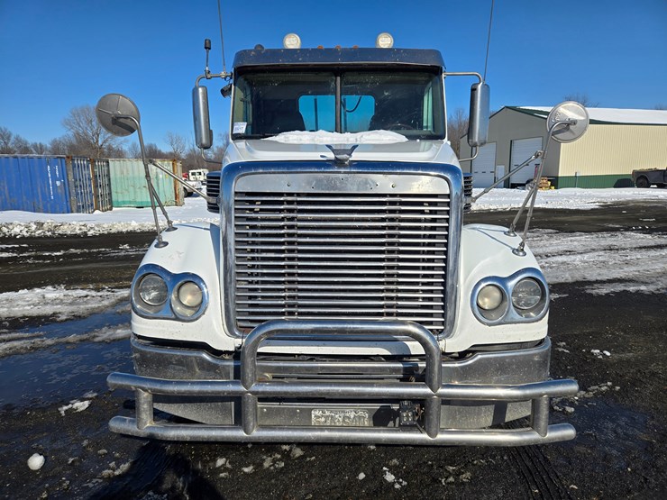 2012-freightliner-coronado-132-image-34