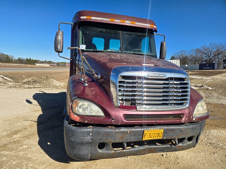 2002-freightliner-columbia-120-image-27