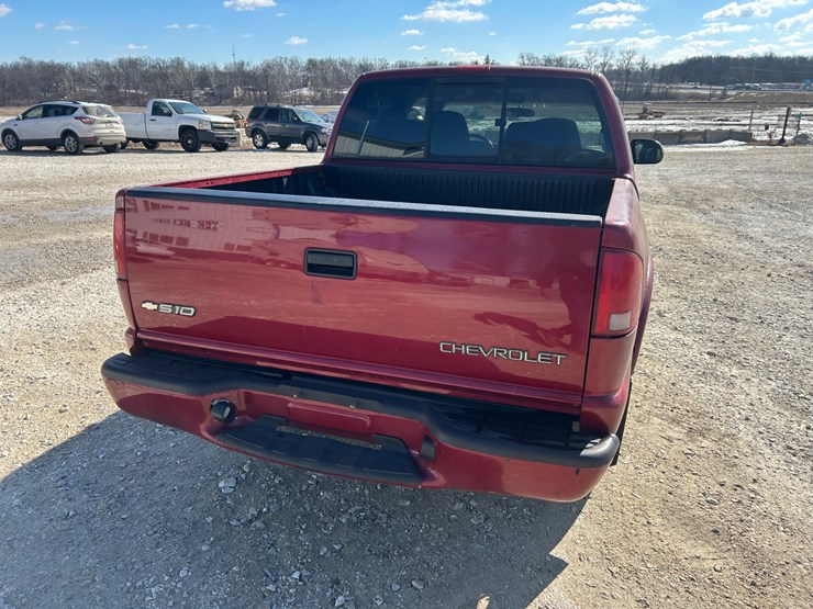 2003-chevrolet-s10-image-11