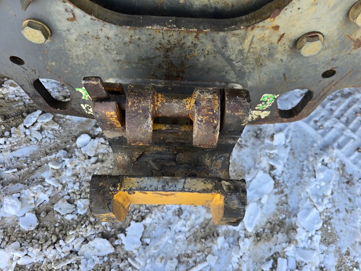 2003-challenger-mt855-image-45