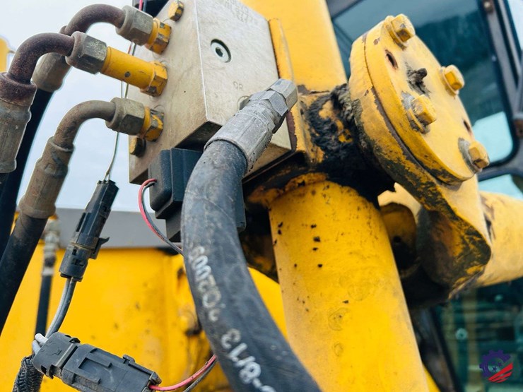 2003-volvo-g710b-image-76