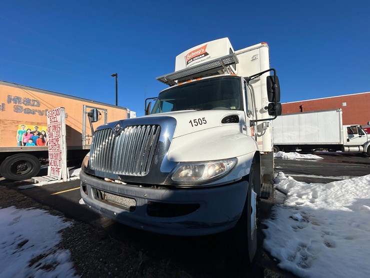 2010-international-durastar-4300-image-22