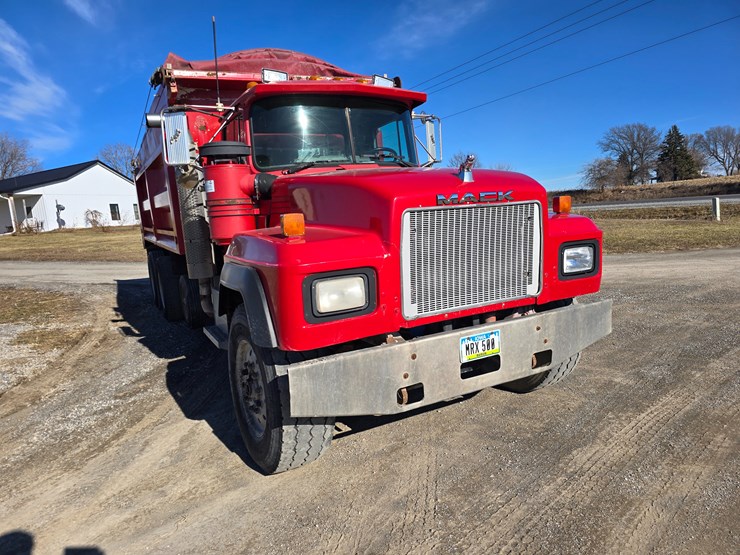 1998-mack-rd688s-image-23