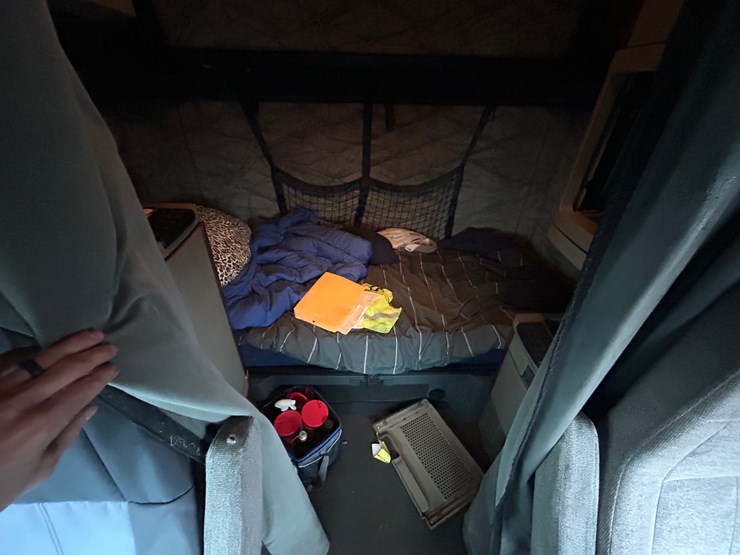 2015-freightliner-cascadia-125-image-79