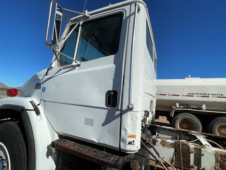 1996-freightliner-fl80-image-57