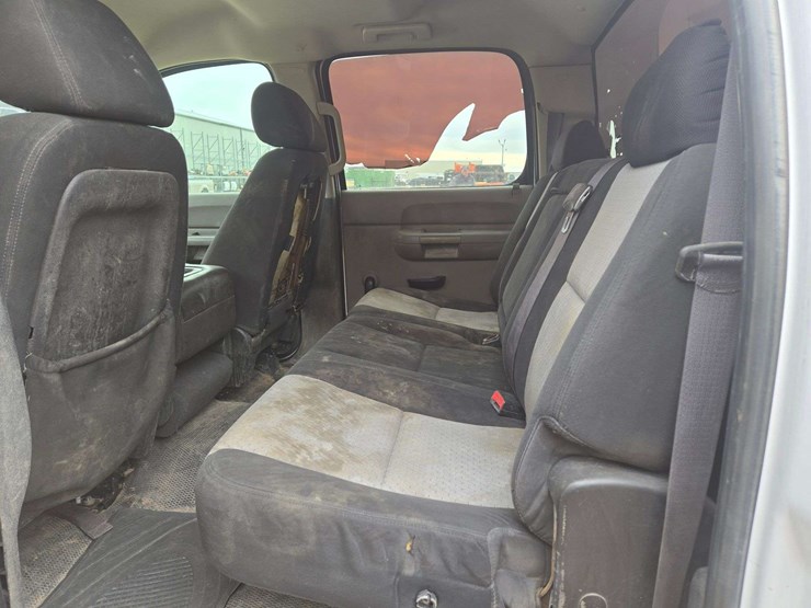 2009-chevrolet-silverado-2500-image-11