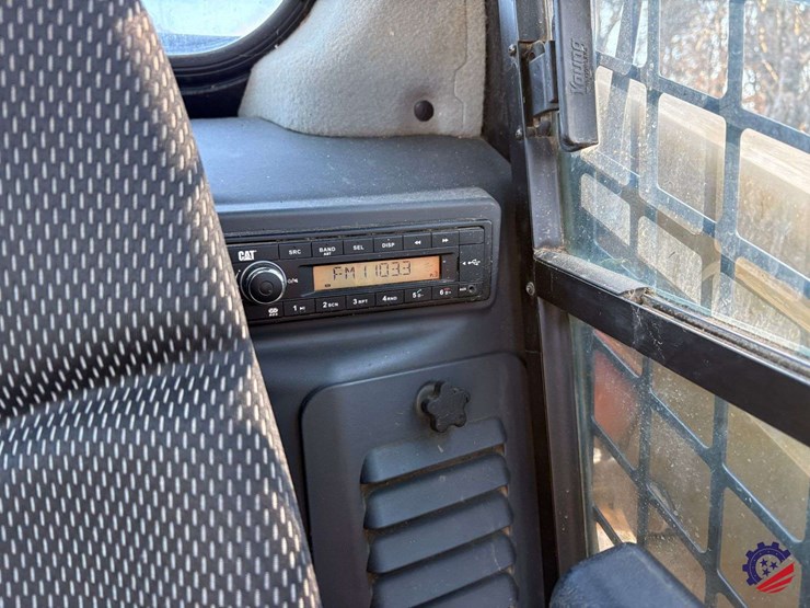 2020-caterpillar-289d3-image-46