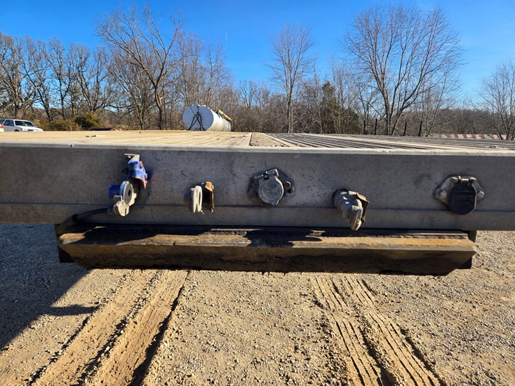 2000-reitnouer-flatbed-image-32