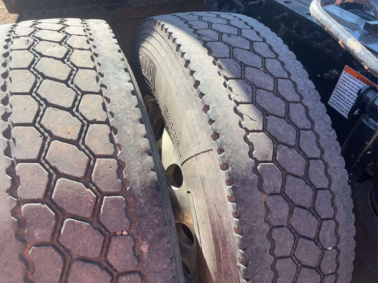 2019-volvo-volvo-vnl-tandem-axle-dual-conventional-new-generation-tractor-truck-image-68