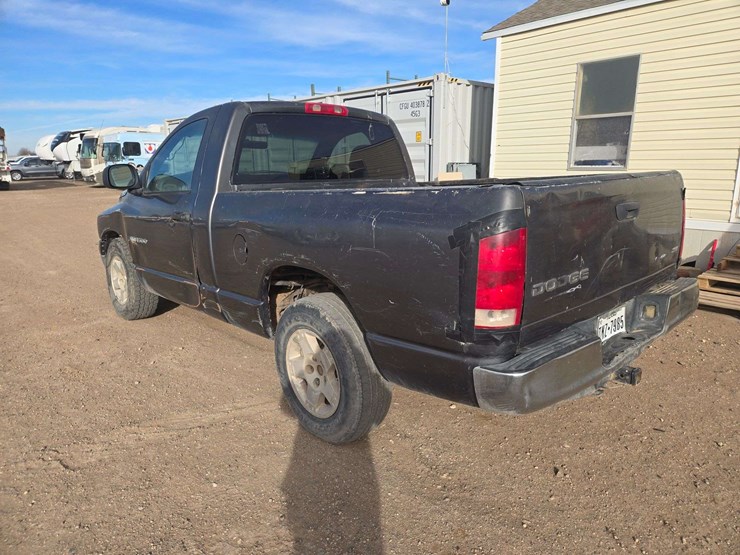 2004-dodge-ram-1500-image-12