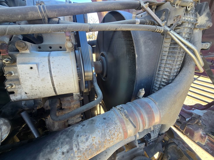 2002-freightliner-columbia-120-image-45