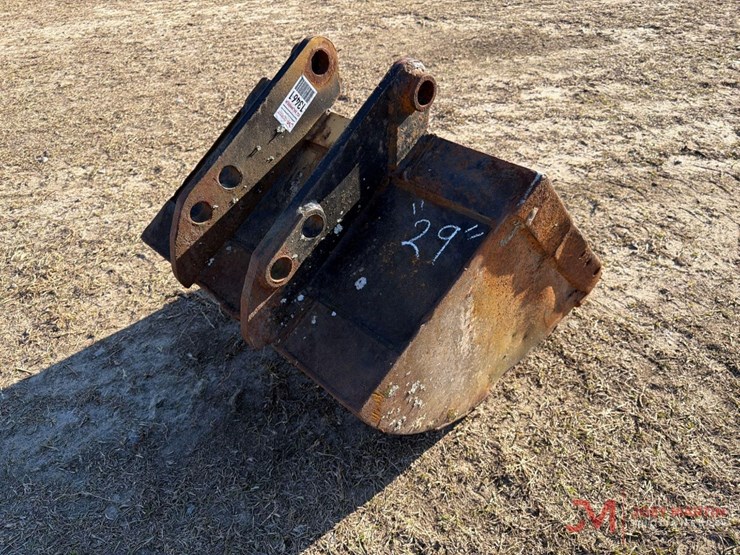 29"-smooth-bucket-backhoe-attachment-image-4