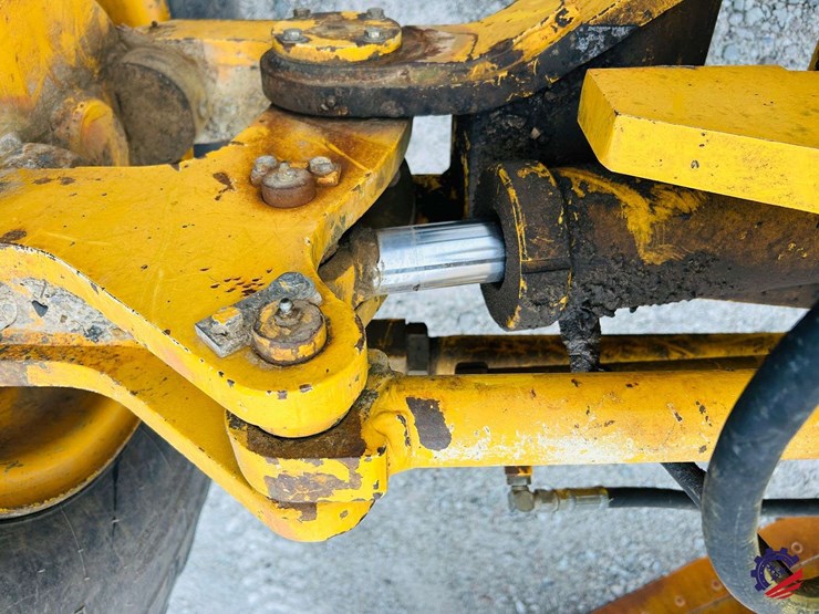 2003-volvo-g710b-image-69