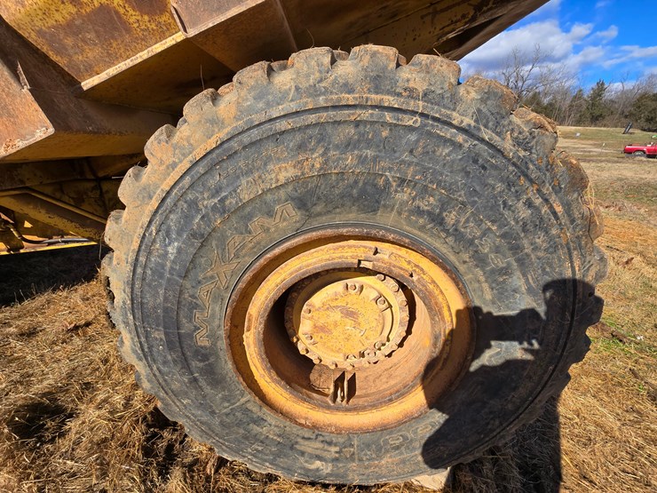 caterpillar-d25c-image-78