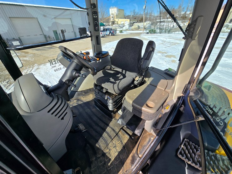 2003-challenger-mt855-image-95