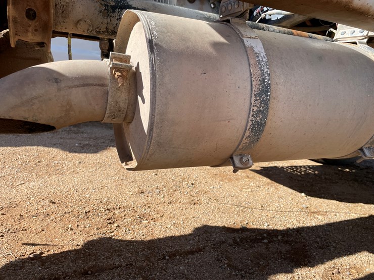 1996-freightliner-fl80-image-125