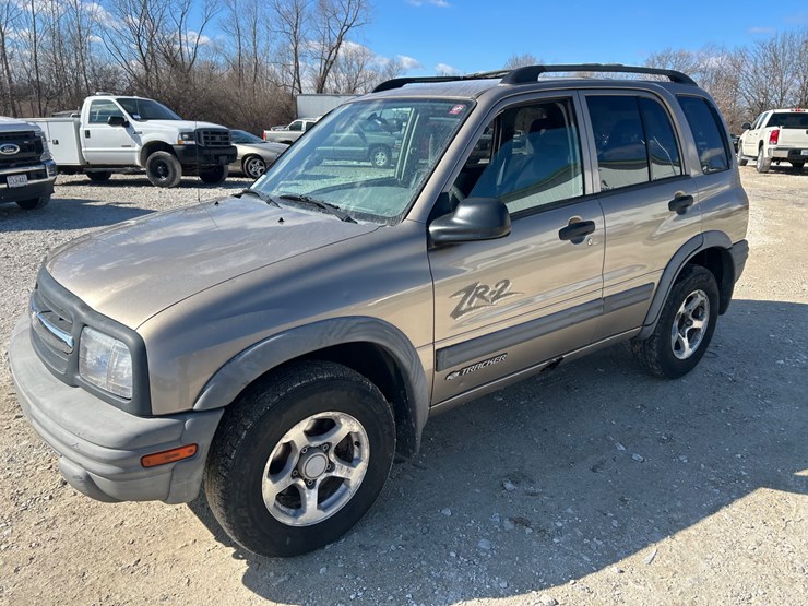 2003-chevrolet-tracker-image-2