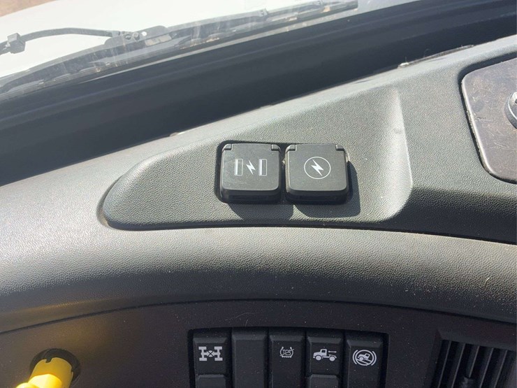 2019-volvo-volvo-vnl-tandem-axle-dual-conventional-new-generation-tractor-truck-image-47