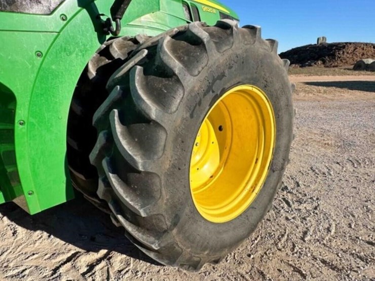 2017-john-deere-9520r-image-26