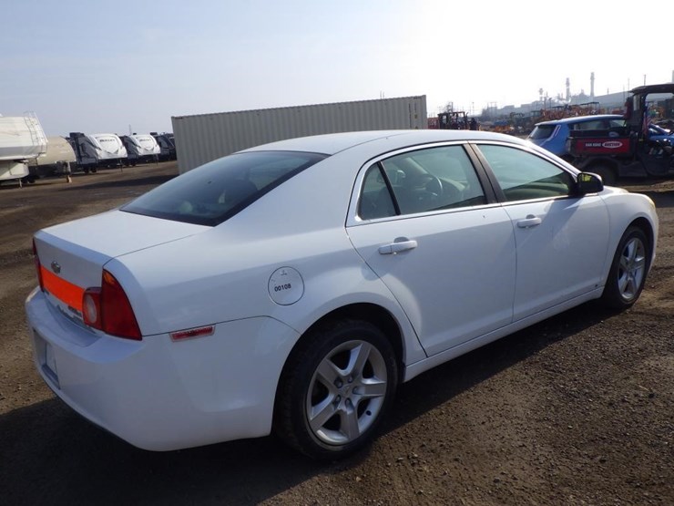 2009-chevrolet-malibu-sedan-image-3