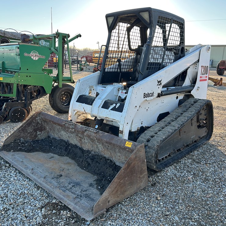 2005 BOBCAT T200