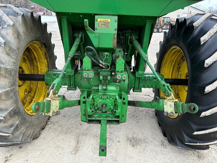 john-deere-4320-image-15