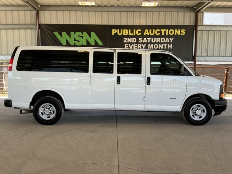 2014-chevrolet-express-2500-image-1