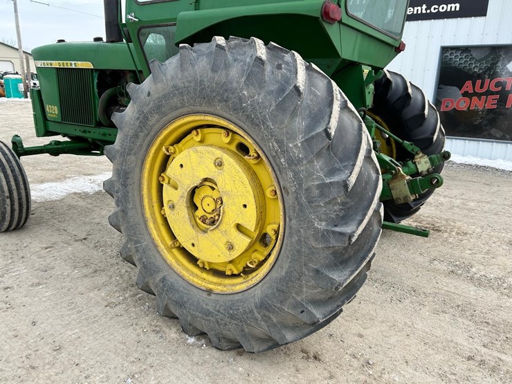 john-deere-4320-image-10