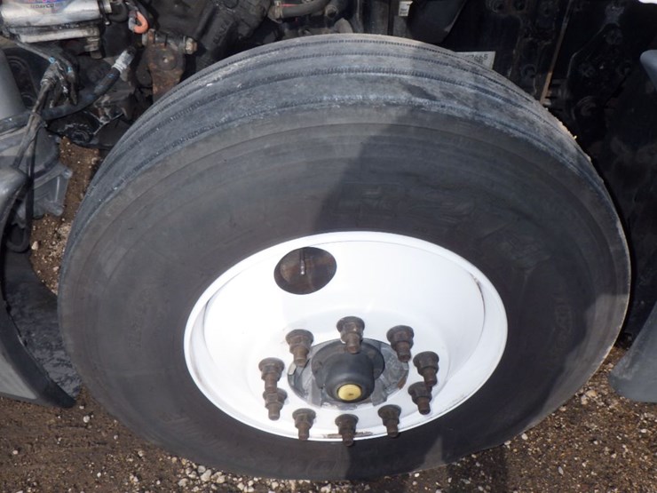 2016-freightliner-cascadia-125-image-21