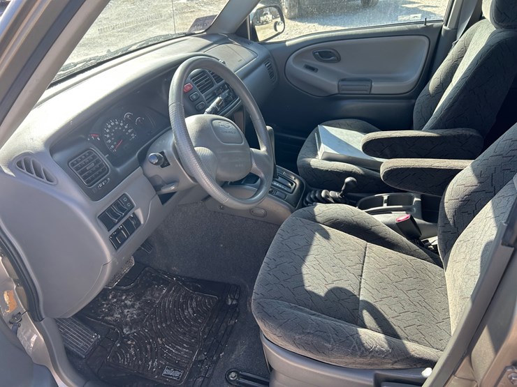 2003-chevrolet-tracker-image-48