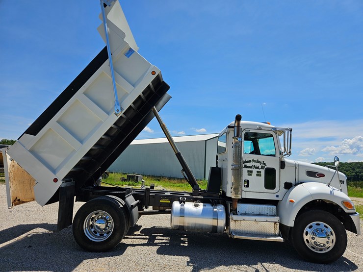 2012-peterbilt-382-image-34